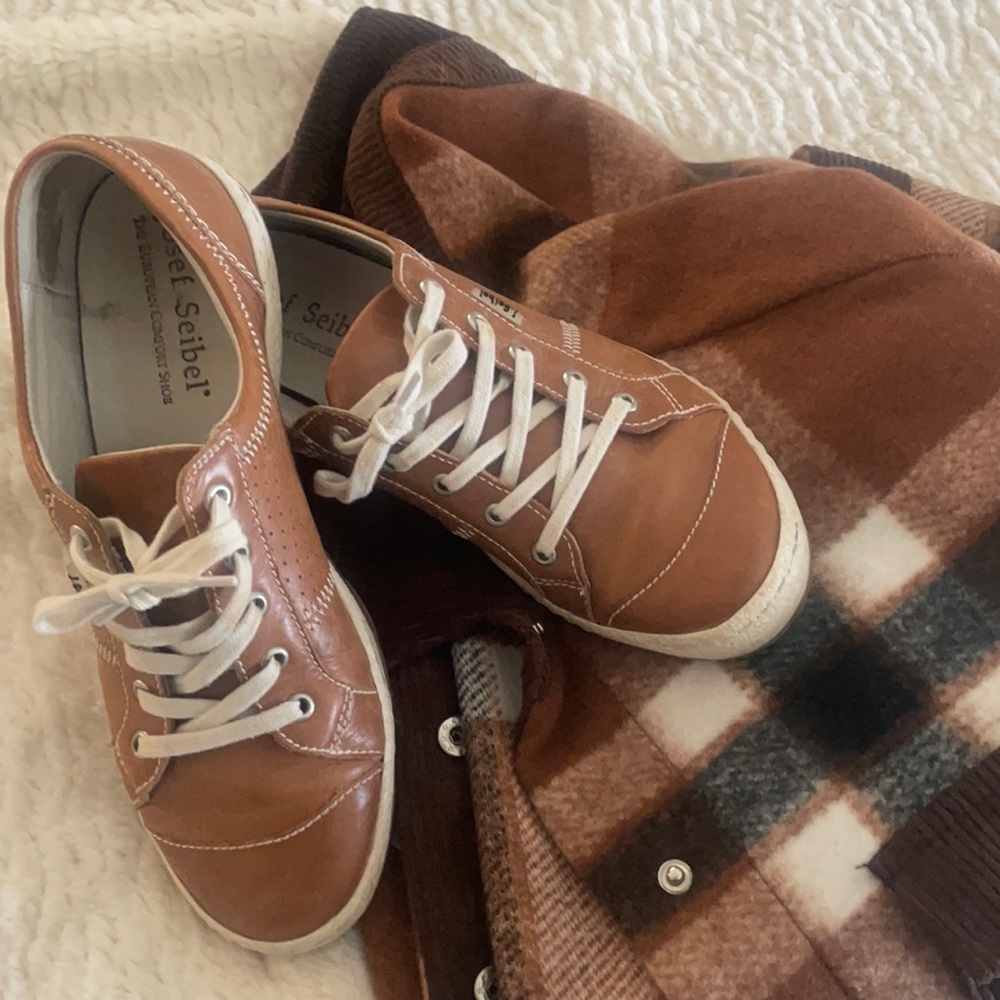 Joseph Seibel camel leather shoes